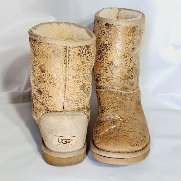 UGG   - Picture 6 of 15